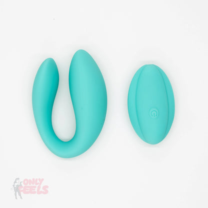 Only Feels Clit Lock Couples Vibrator