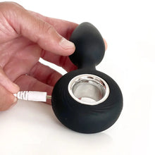 VERS Rechargeable Silicone Plug Vibe C1 Releasing